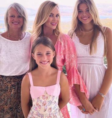 Leslie Collister wife, daughters, and granddaughters 